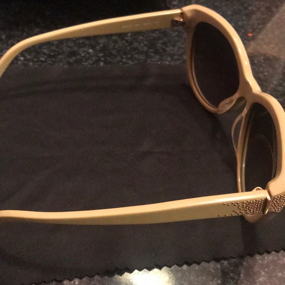 🌞New Chloe Sunnies 🌞 - Picture 3 of 6